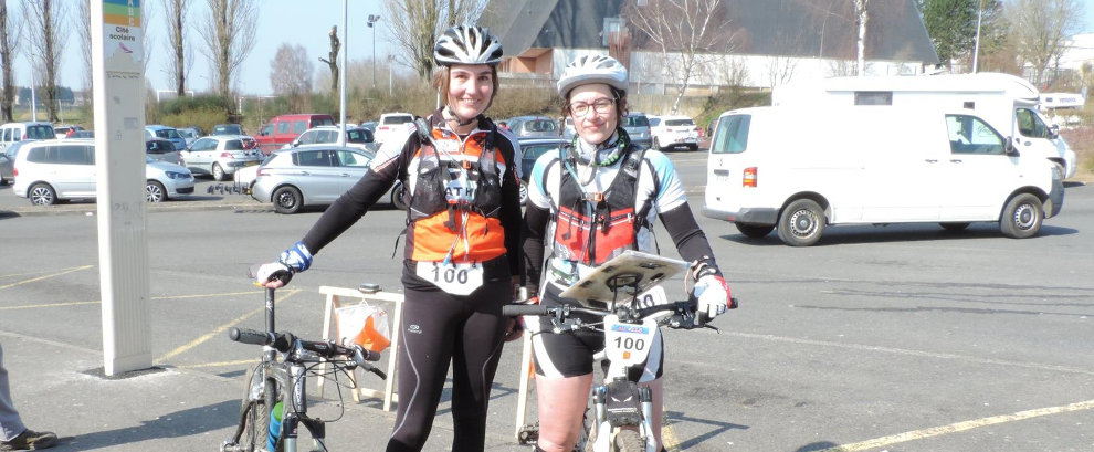 Camille et Laura à l'arrivée de l'Orientoise